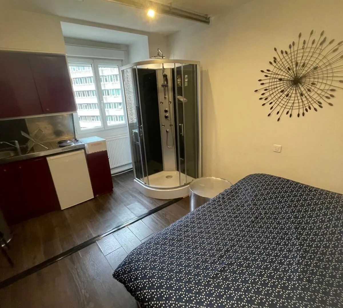 Agreable Champs Elysees Studio Paris